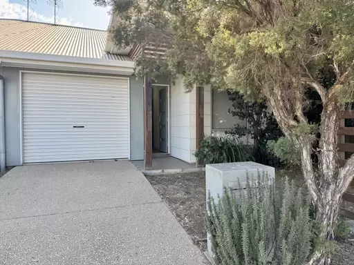 2/2 KINGFISHER Street, Moranbah Leased by Infinity Property Specialists